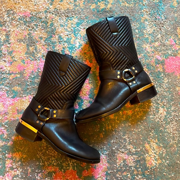Vince Camuto Shoes - Vince Camuto mid calf black leather boots size 9